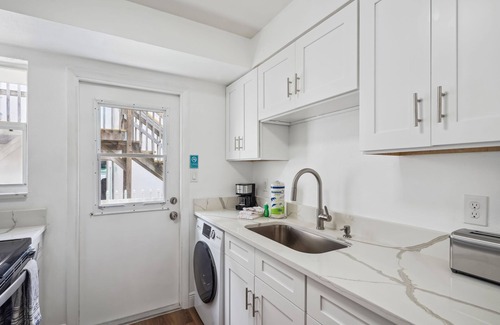 Sunset Beach Condo | Beach Livin 2 - A Cozy Casa🌴 Close to Beach