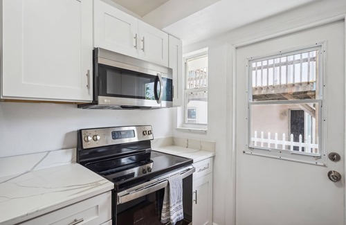 Sunset Beach Condo | Beach Livin 2 - A Cozy Casa🌴 Close to Beach