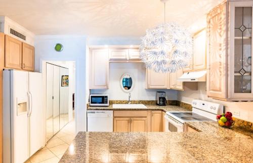 Seven Mile Beach House | Beach Living at Island Pine Villas (BLV)