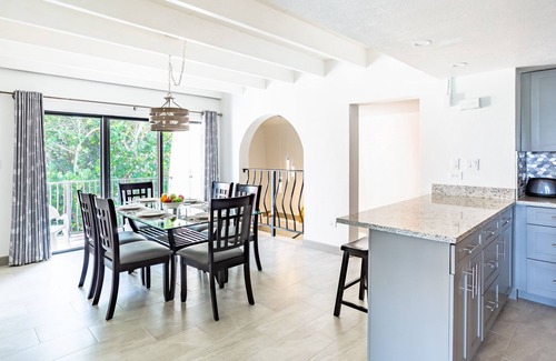 West Bay Condo | Beach Living at Villas Pappagallo BLDL