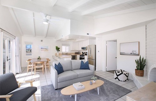 Newport Shores Apartment | Beach living-Charming one bedroom lower unit
