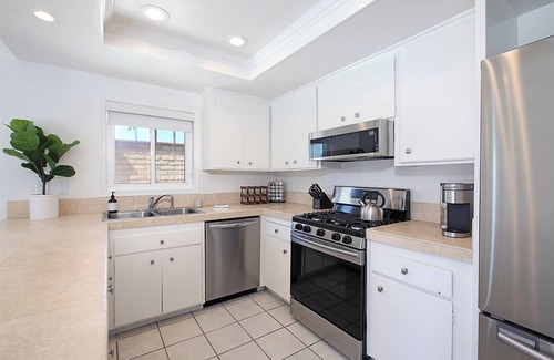 Newport Shores Apartment | Beach living-Charming one bedroom lower unit