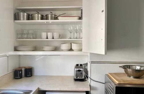 Saint Kilda Hotel | Beach lodge motel