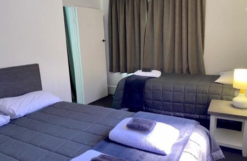 Saint Kilda Hotel | Beach Lodge Motels