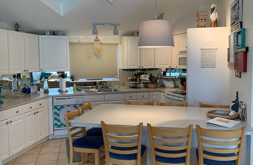 Jamaica Beach House | Beach Lovers 4/2.5, Short Walk 2 Beach & Easy Access, +Views! READ OUR REVIEWS!
