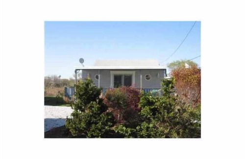 Breakwater Village Cottage | Beach lovers paradise