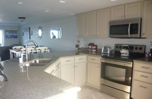 Jacksonville Beach Condo | Beach lovers Dream - BIG LUXURY CONDO! 1500sf