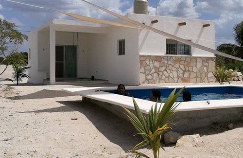 Chuburna Puerto House | BEACH HOUSE RENT. 4 PEOPLE MAX.