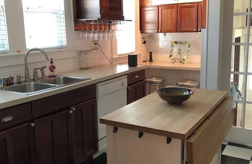 Milford House | Beach Neighborhood House…walk to beach, downtown and train station.