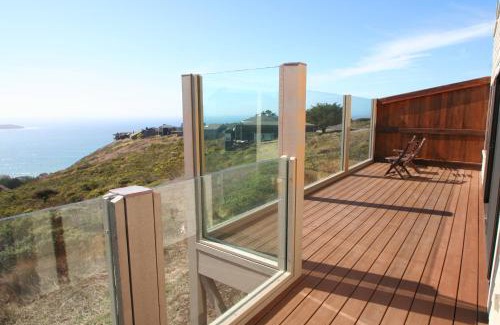 Dillon Beach House | Beach Nest! Hot Tub! Sauna! BBQ Grill! AMAZING VIEWS! Romantic Getaway! Dog Friendly!