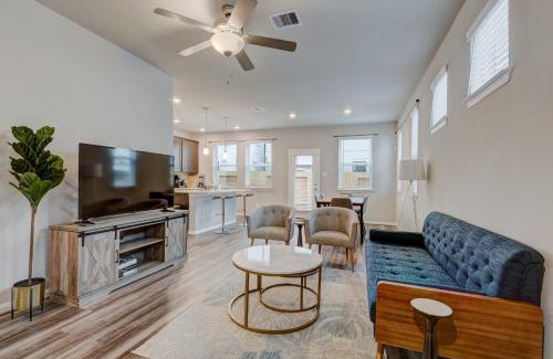 Addicks Villa | Beach Oak Drive Property - Energy Corridor