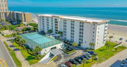 Daytona Beach Shores Apartment | Beach Oasis 601 Gorgeous Ocean front Ocean view for 10 sleeps up to 15