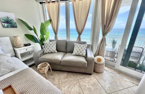Daytona Beach Shores Apartment | Beach Oasis 704 Lovely Daytona ocean front for 5 sleeps up to 12