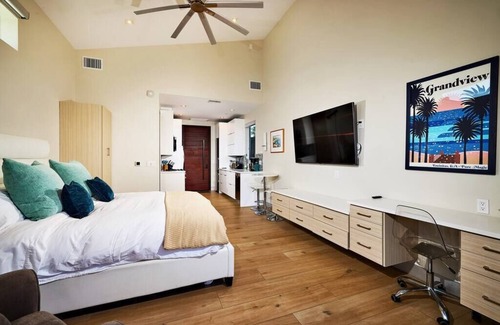 Leucadia House | Beach Oasis, Private Hot Tub