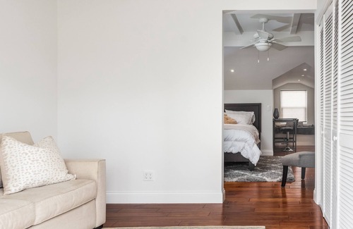 Hermosa Beach Apartment | Beach Oasis