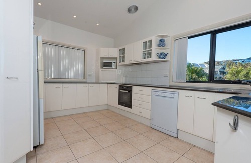 Forresters Beach House | Beach Paradise Forresters beach Central Coast. Absolute Beach front