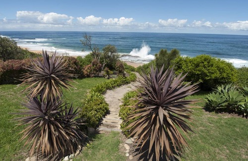 Forresters Beach House | Beach Paradise Forresters beach Central Coast. Absolute Beach front