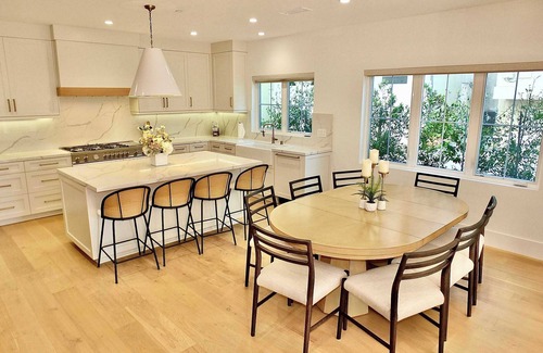 Peninsula House | Beach Paradise – Stunning 3-Story in Long Beach!