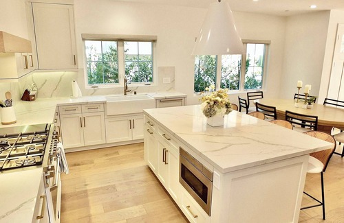 Peninsula House | Beach Paradise – Stunning 3-Story in Long Beach!