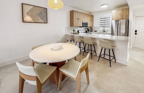Alice Town Condo | Beach Paradise Villa Bimini Bay Condo -Polaris available!