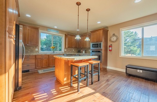 Long Beach House | BEACH PATH, GAME ROOM, FIRE PIT, DOGS OK. YOUR NEXT GREAT BEACH ADVENTURE!