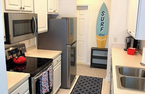 Rehoboth Beach Condo | Beach Perfect Getaway · 1st Floor 2BR/2BA | Pool | Quiet & Convenient