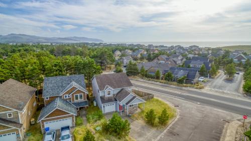 Pacific City House | Beach Pine House - Meredith Lodging