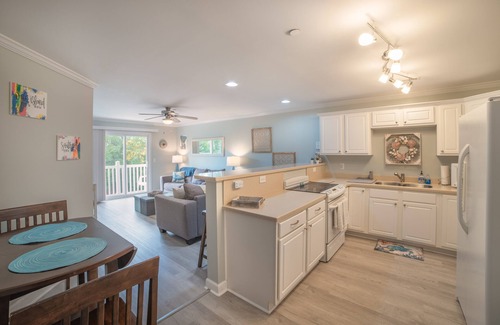 Long Beach Condo | BEACH PLEASE │ 2BR/2BA w/2 K in the heart of OKI!