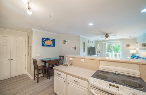 Long Beach Condo | BEACH PLEASE │ 2BR/2BA w/2 K in the heart of OKI!