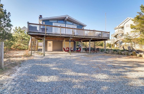 Milton House | BEACH PLUM MANOR- 4 BD, 2 BA - Sleeps 8 - Short Walk to Beach Access!