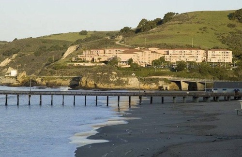 Avila Beach Condo | Beach Pool Balcony Resort—July 4th DEAL