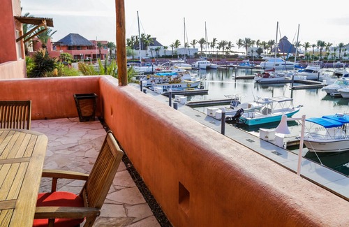 La Paz Condo | Beach, Pool, Golf, Fishing and Sea-Life Adventures!