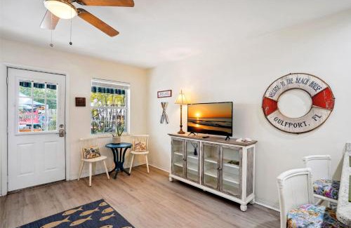Gulfport Apartment | Beach Quarters #2