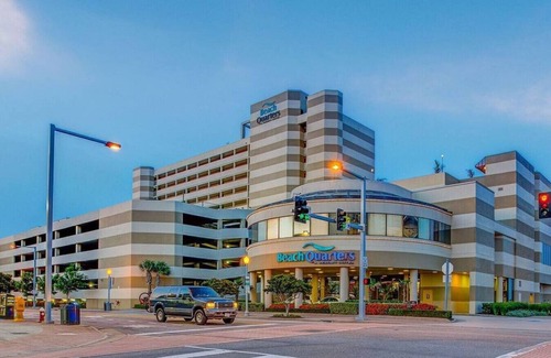 Northeast Virginia Beach Condo | Beach Quarters one bedroom · Shoreside One Bedroom Suite on Virginia Beach.