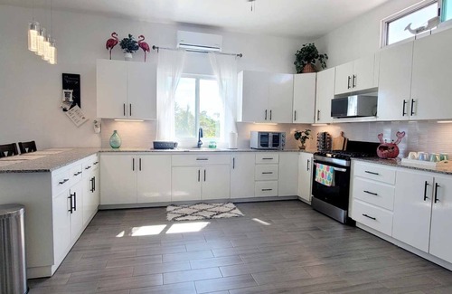 Yobain House | Beach Rental - Pet Friendly