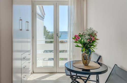 Kastel Stafilic Apartment | Beach Residence Parat