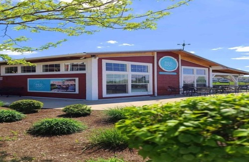 Ottawa Condo | Beach Retreat - 2 Bed 2 Bath