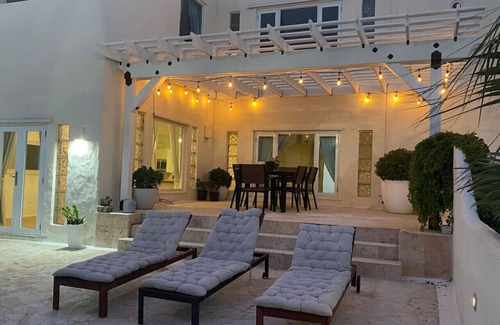 San Juan Apartment | Beach Retreat 2BR in Ocean Park Sandy Feet