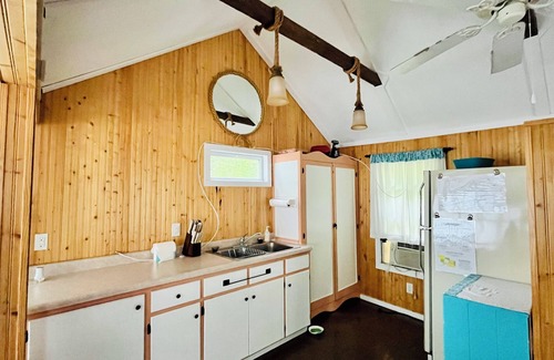 South Haven Cabin | Beach Retreat - Cabin 3
