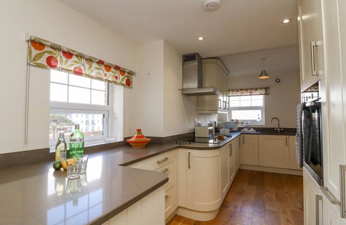 Weymouth Cottage | BEACH RETREAT, country holiday cottage, with a garden in Weymouth