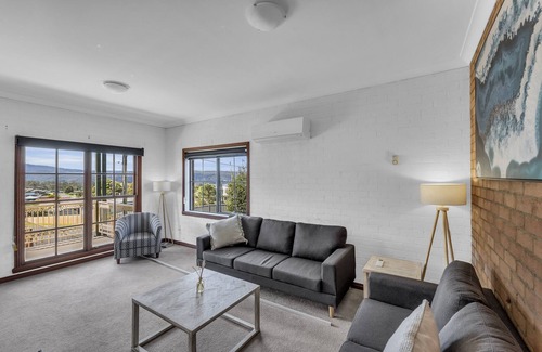 Eden Apartment | Beach Retreat - Ground Floor 2 Bedroom
