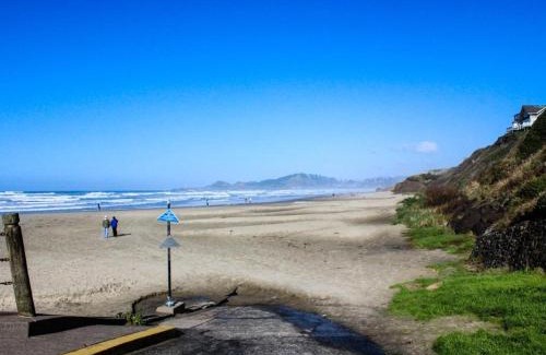 Newport House | Beach Retreat - Lower Retreat