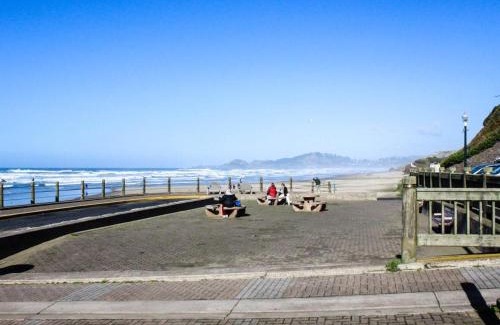 Newport House | Beach Retreat - Lower Retreat