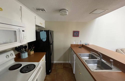 Matagorda Condo | Beach Retreat Minutes to the Beach and just steps to the Pool!