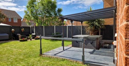 Prestatyn House | Beach Retreat with Hot Tub Sleeps 8