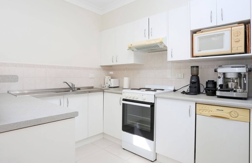 Hawks Nest House | Beach Road Bliss in Hawks Nest