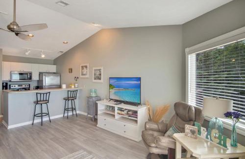 Traverse City House | Beach Room 323