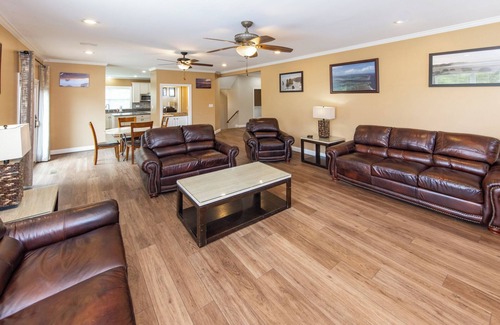 Sandbridge House | Beach Seclusion at its best- Sandbridge