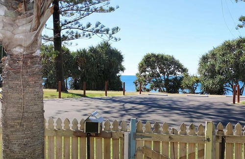 Bargara House | Beach Shack On 115 Esplanade