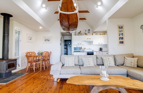 Berrara Ski Chalet | Beach Shack on the Lagoon